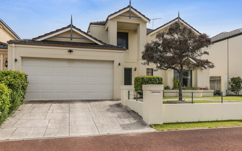 13 Coralvine Grange, STIRLING, WA 6021 AUS