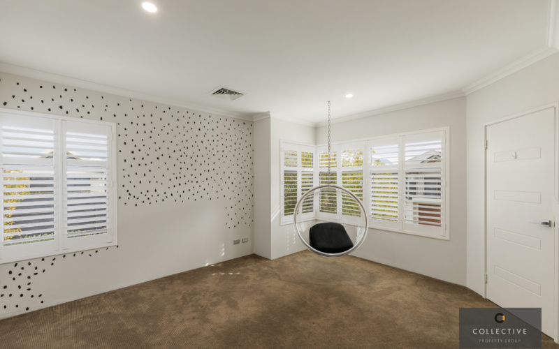 1 Barrow Crescent, NORTH COOGEE, WA 6163 AUS