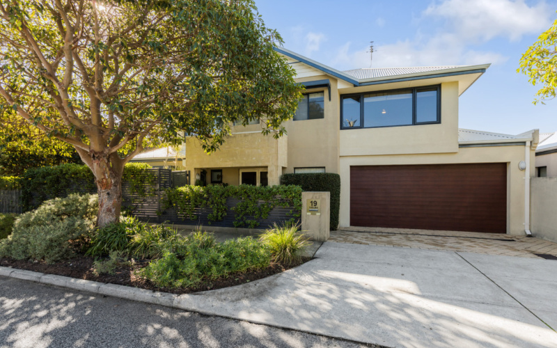 19 Thelma Street, MOSMAN PARK, WA 6012 AUS